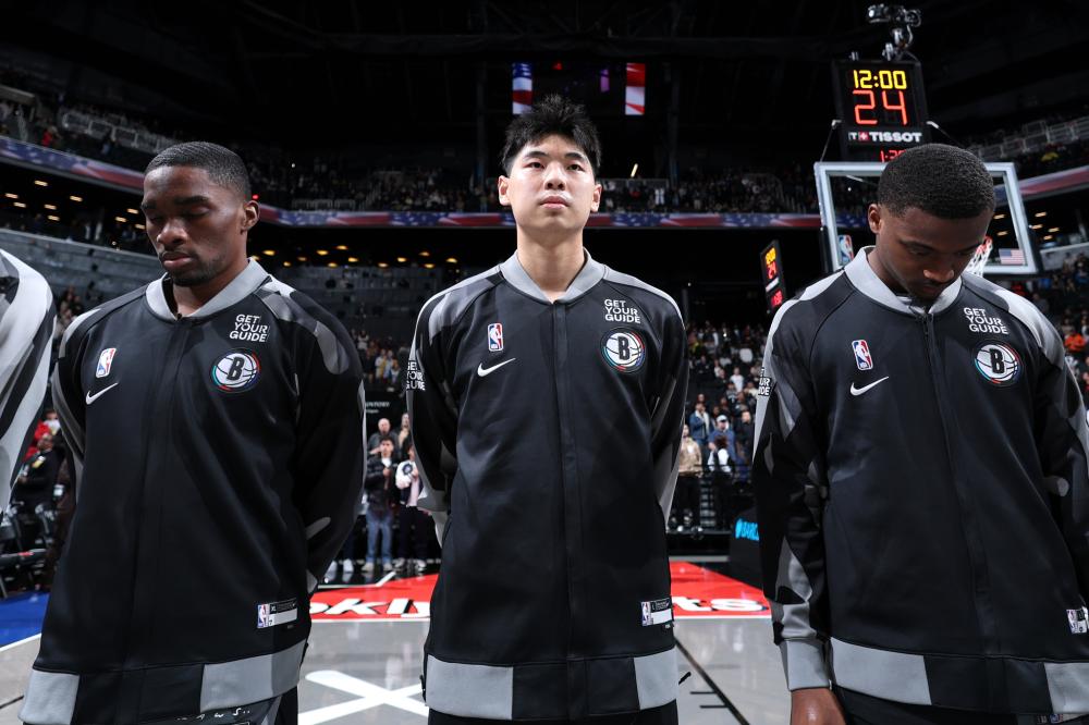 边路回防不 边路回防不